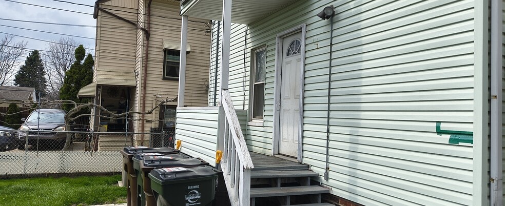 Building Photo - 4504 Beta Ave