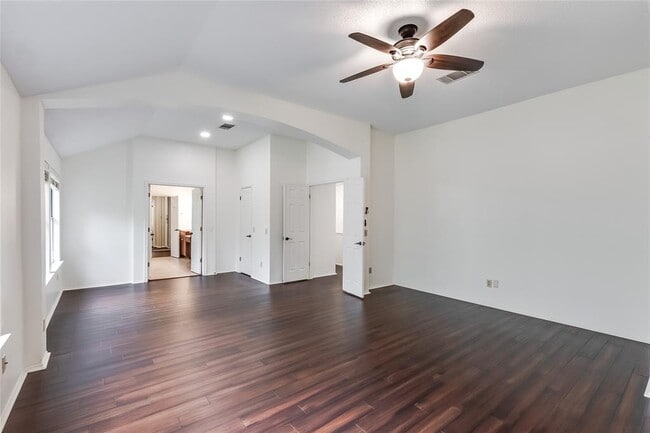 Building Photo - 6407 Back Bay Ln