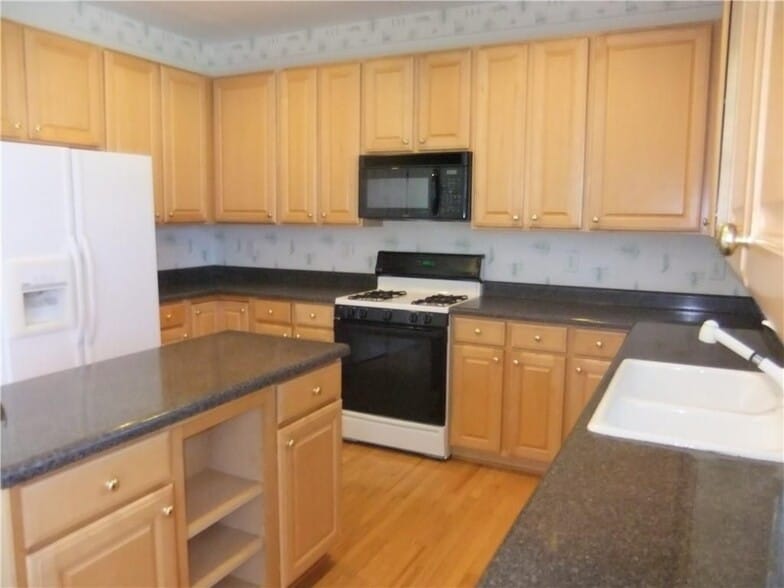 Building Photo - 2745 Niblick Way