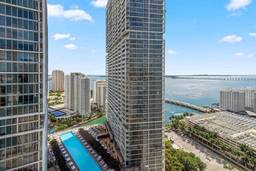 Building Photo - 485 Brickell Ave