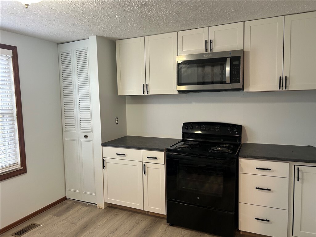 Building Photo - 3101 Camberly Dr