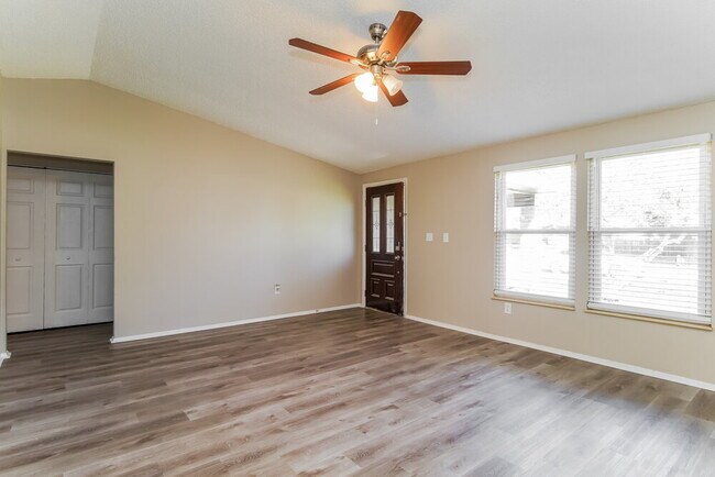 Building Photo - 1175 Lambert Ln