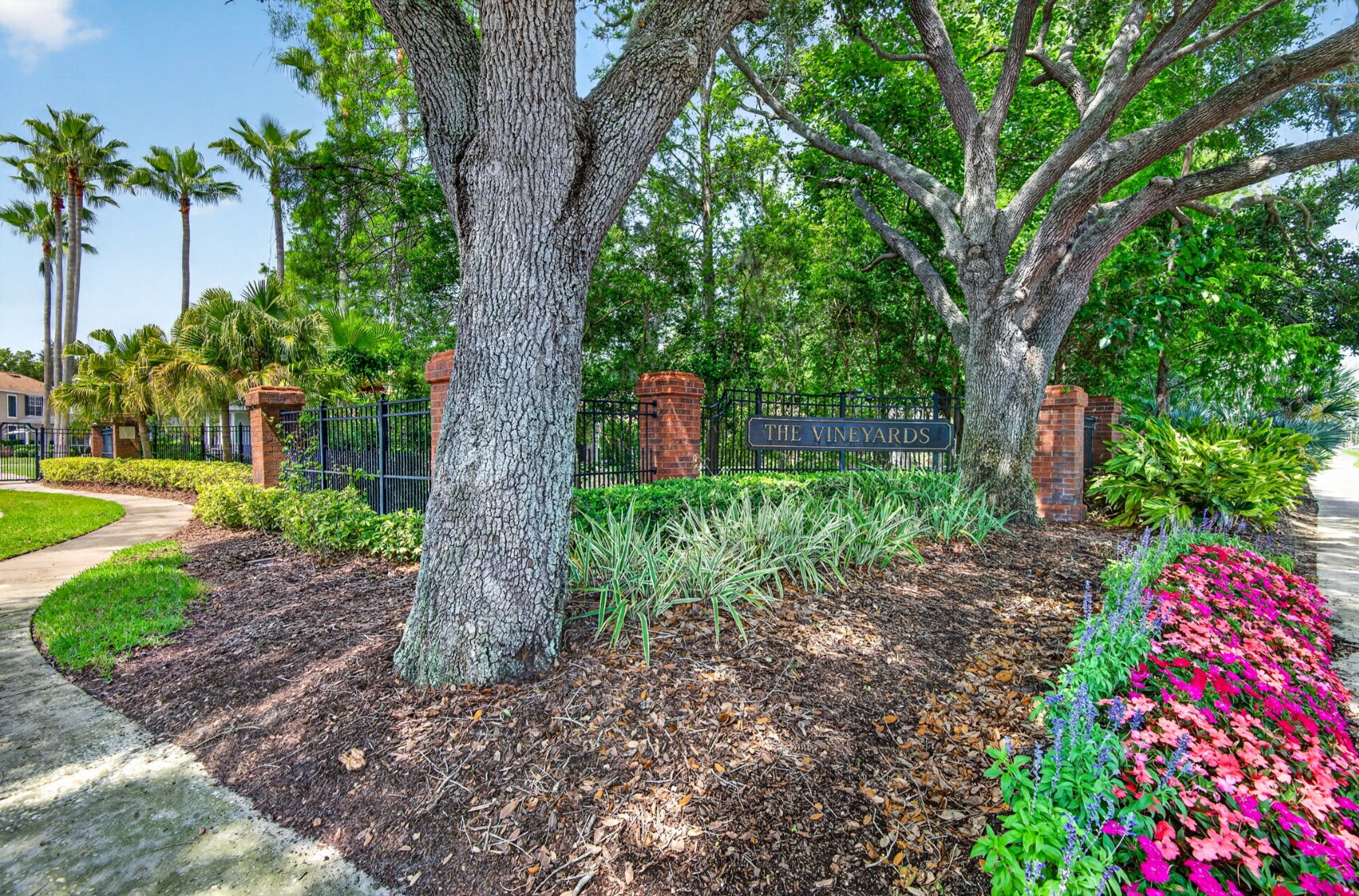 Building Photo - 10801 Spring Mountain Pl