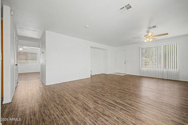 Building Photo - 16712 N 160th Ave