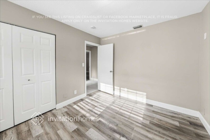 Building Photo - 12162 NW 23rd Manor