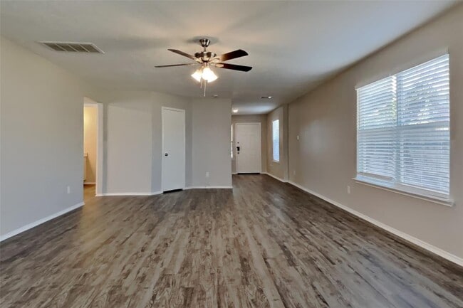 Building Photo - 7202 Winter Song Dr