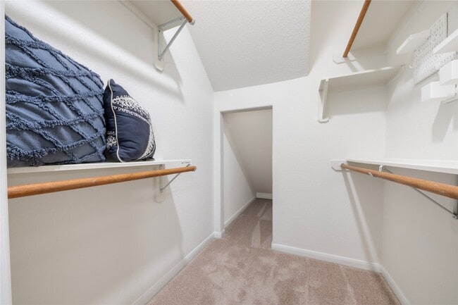 Building Photo - 9535 Empress Crossing Dr