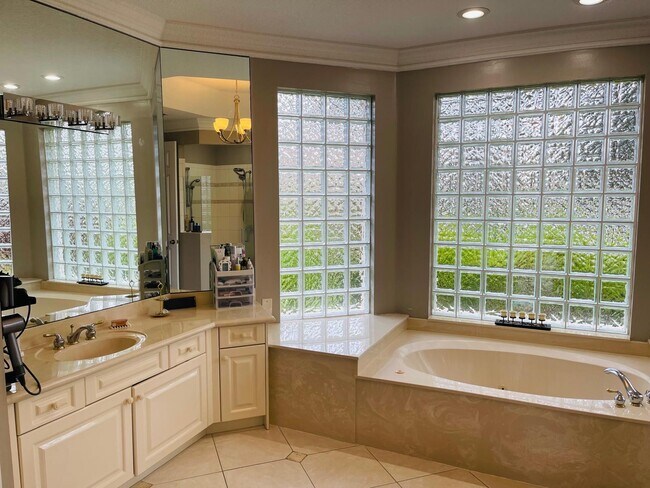 Building Photo - 6185 123rd Ln