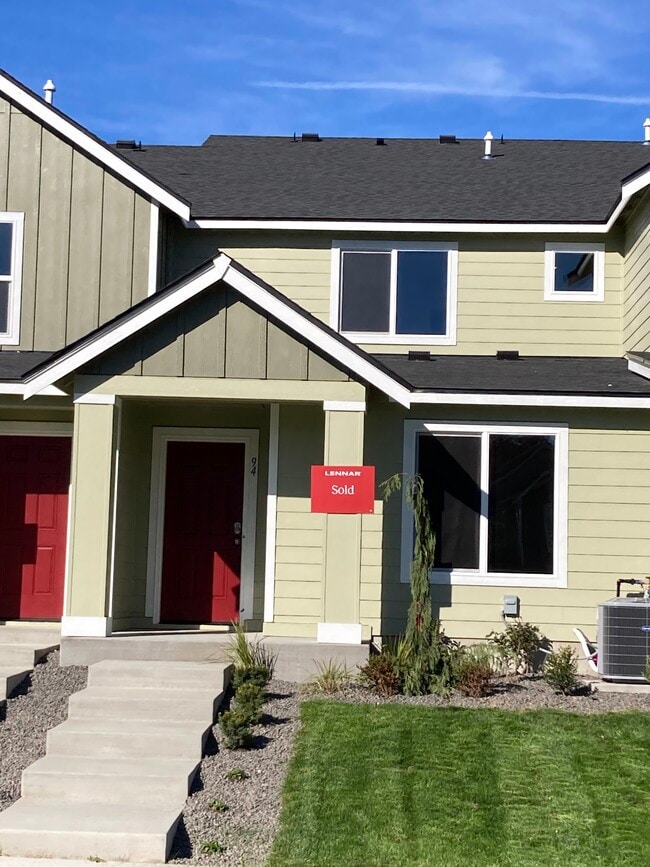 Building Photo - 94 E Spirea Ln