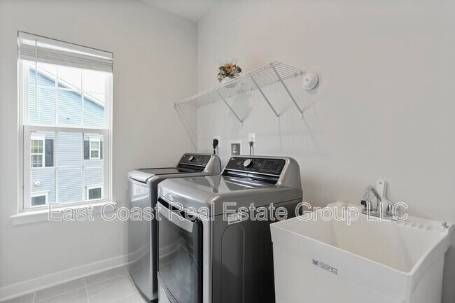 Building Photo - 1716 Atlas Dr