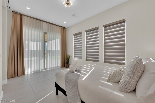 Building Photo - 10663 Stone Ledge Ave