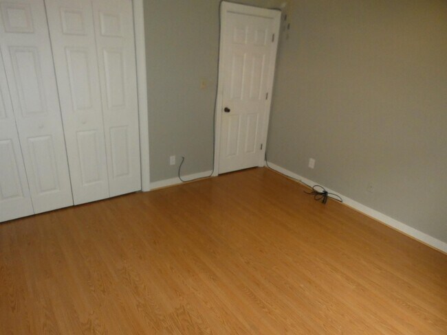 Building Photo - 10451 Edgehill Ln