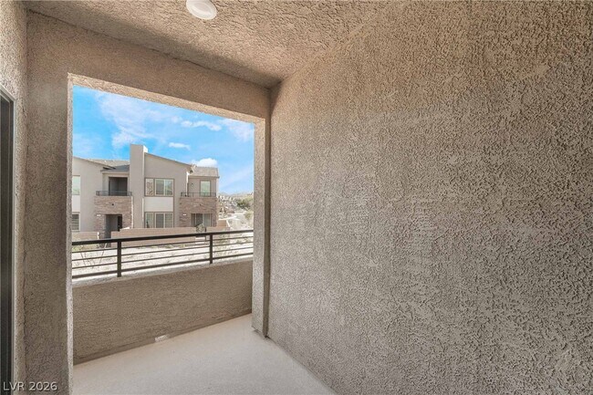 Building Photo - 2558 Venetia Pointe St
