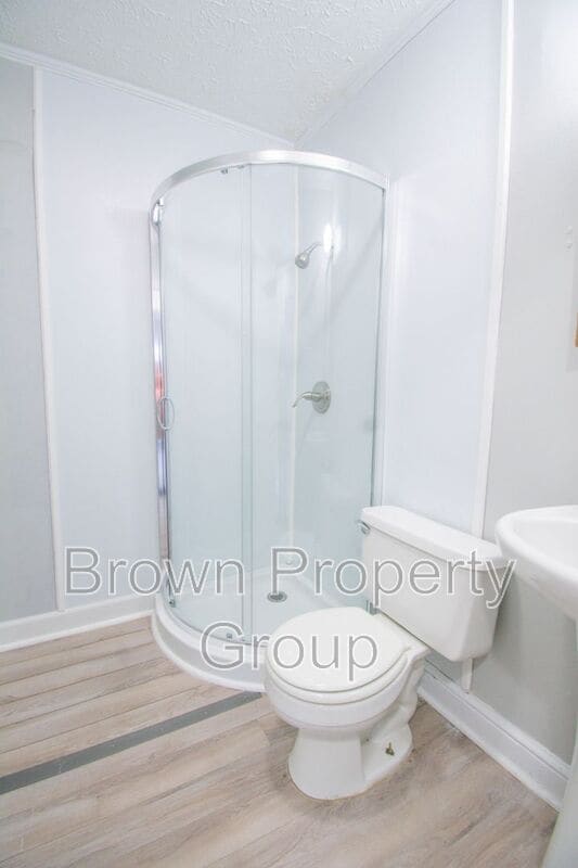 Building Photo - 412 Lake Ave