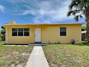 Building Photo - 2336 Cypress Rd