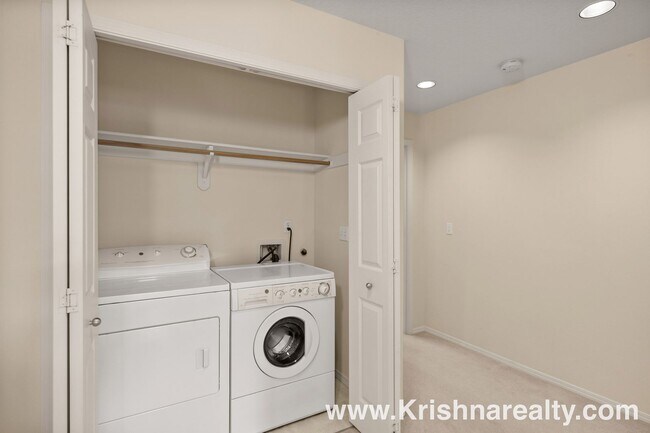 Building Photo - Beautiful 2 BD | 2.5 BA Orenco Gardens Townhome | 2-Car Garage | Minutes to Nike & MAX Station