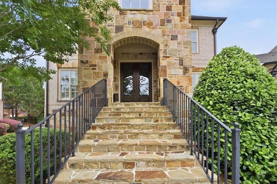 Building Photo - 5869 Chickasaw Ln