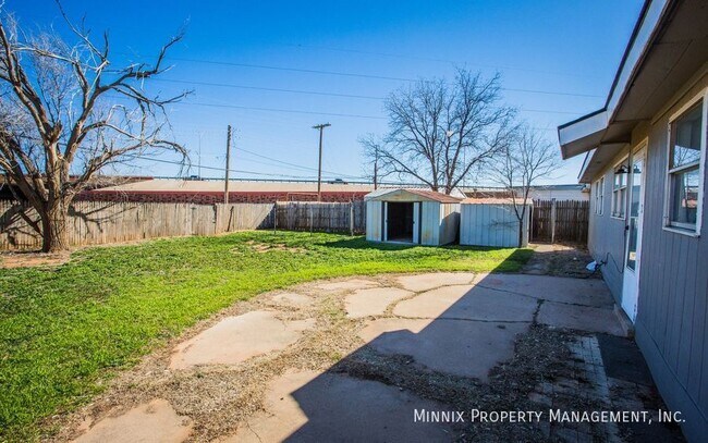 Building Photo - 3403 Bangor Dr