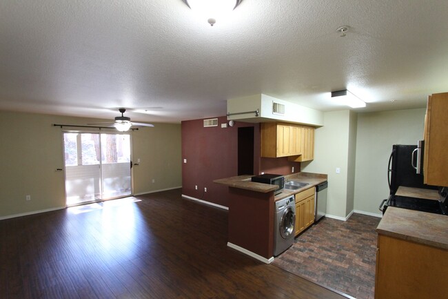 Building Photo - Price Improvement - Arbors Condo Near NAU | 1 Bed / 1 Bath | Hardwood Floors | Private Balcony
