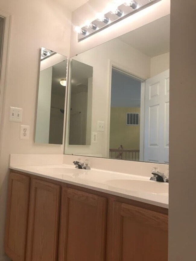 Building Photo - 2025 Germander Way