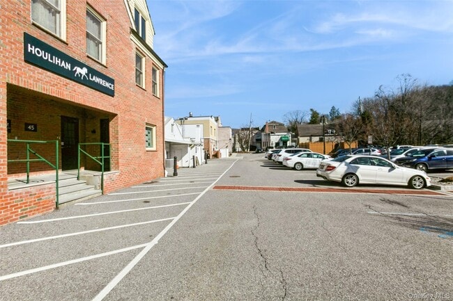 Building Photo - 45 S Greeley Ave