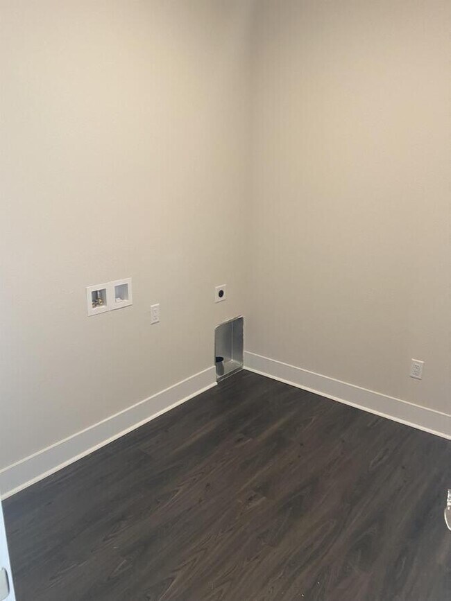 Building Photo - W218N16046 Tiger Lily Dr
