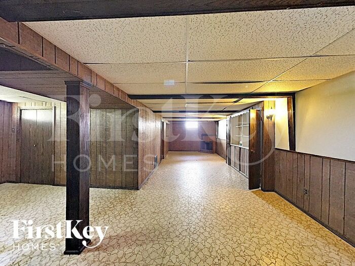 Building Photo - 1140 Estes Dr
