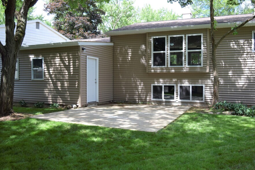 Building Photo - 7631 Walcott Street