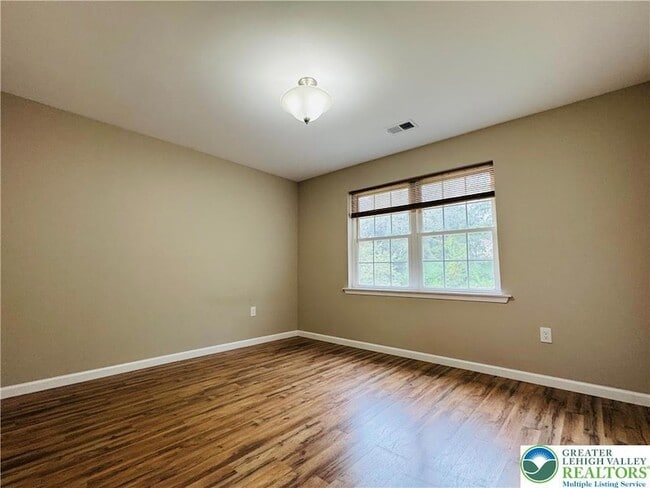 Building Photo - 2671 Levans Rd
