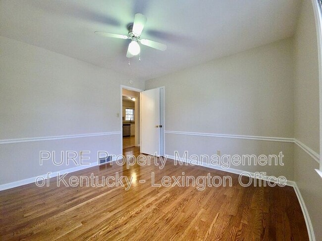 Building Photo - 3462 Lansdowne Dr