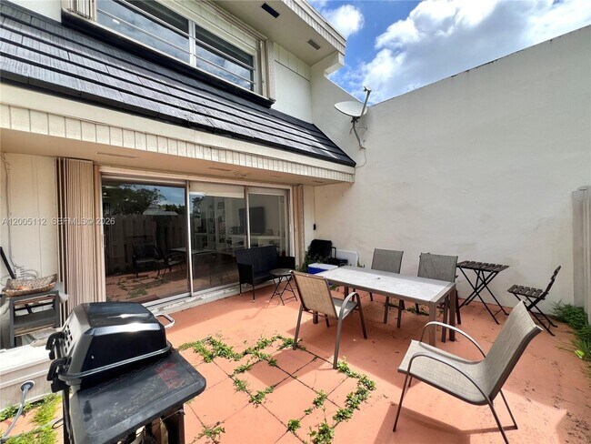 Building Photo - 8114 SW 81st Ter