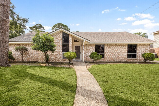 Building Photo - 5923 Pebble Springs Dr