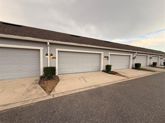 Building Photo - 15465 Honeybell Dr