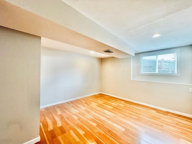 Building Photo - Beautifully Renovated 5 Bedroom House with Large Yard!