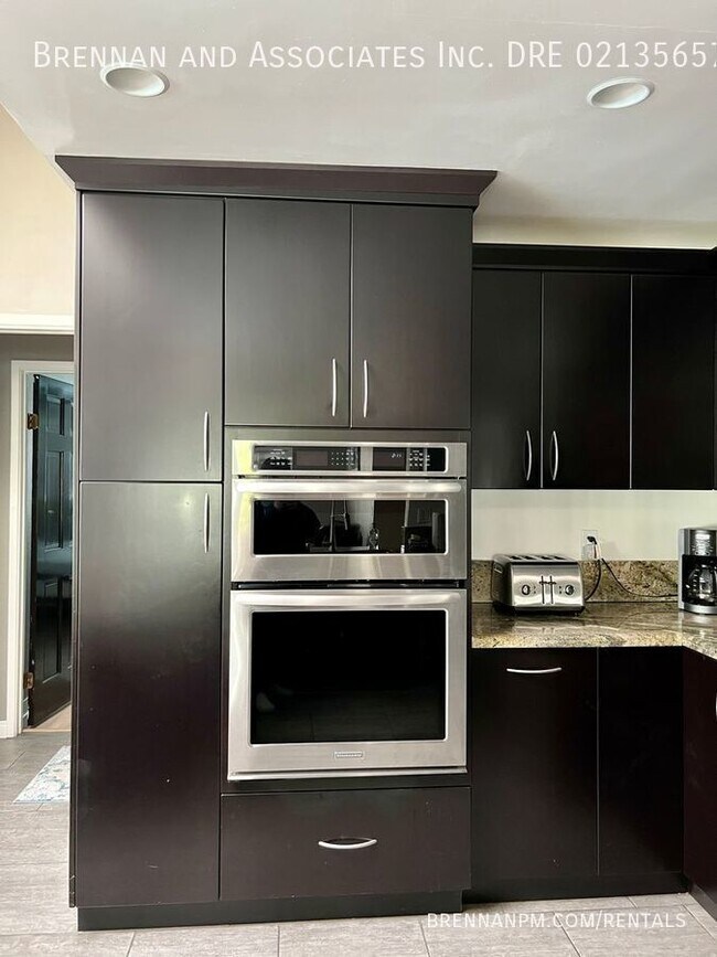 Building Photo - 5775 Sprinter Ln