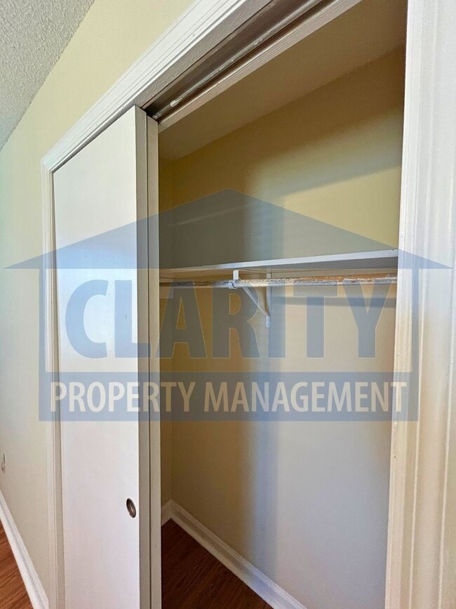 Building Photo - ***1/2 OFF 1ST MONTH'S RENT!!!***