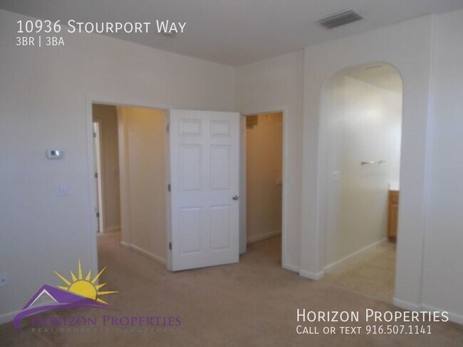 Building Photo - Modern Two-story 3 Bed 2.5 Bath 1,374 sqft...