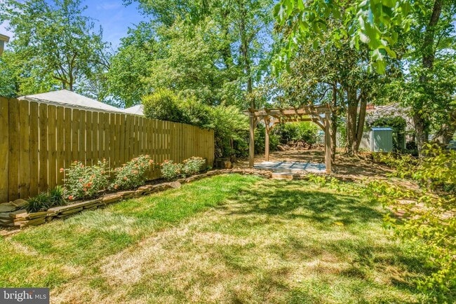 Building Photo - 5810 Fifer Dr