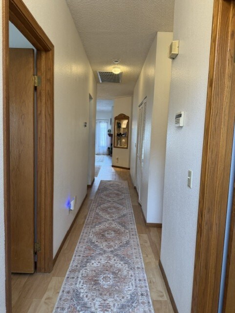 Building Photo - 7904 Shelter Island Way