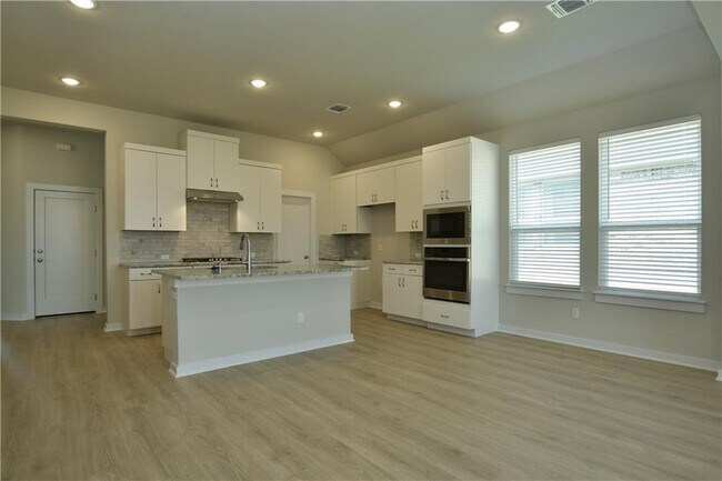 Building Photo - 145 High Plains Dr