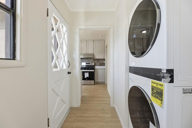 Building Photo - 26786 Clarkford St