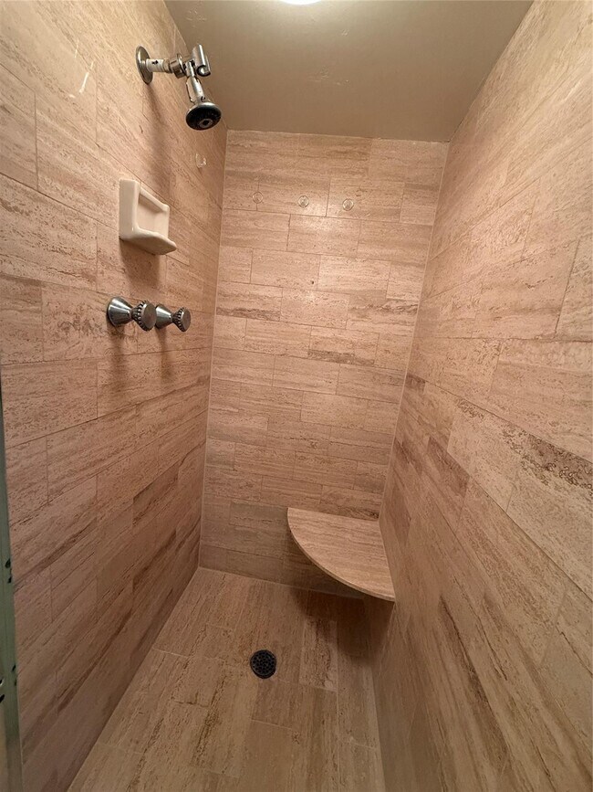 Building Photo - 19707 Turnberry Way