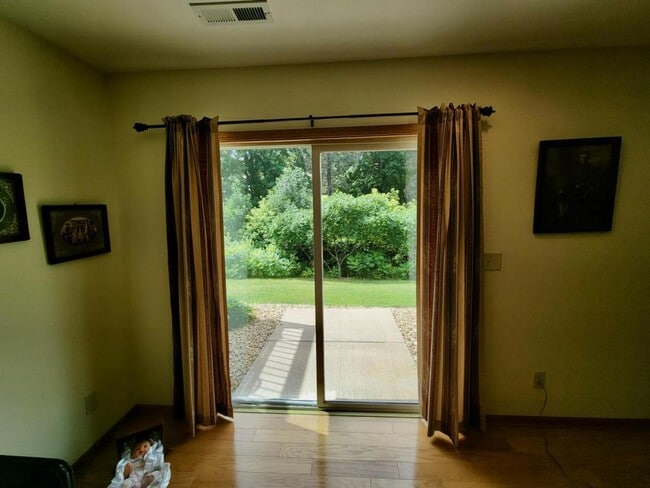 Building Photo - 29622 Gateway Ave