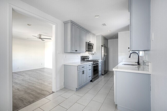 Building Photo - 254 Gloxina St