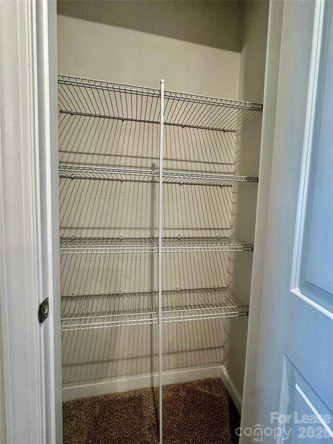 Building Photo - 9650 Liberty Hill Dr