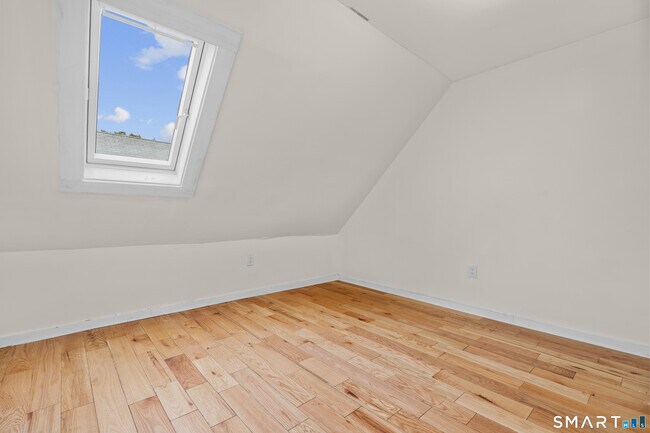 Building Photo - 693 Dixwell Ave
