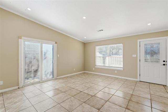 Building Photo - 9420 Kerrville St