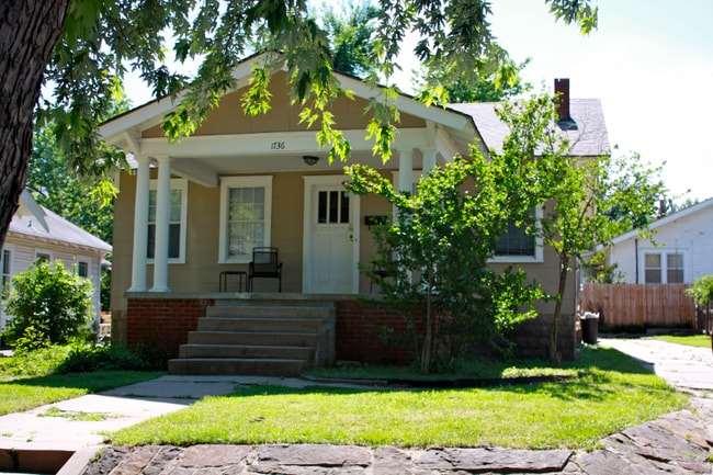 Building Photo - 1736 S Xanthus Ave