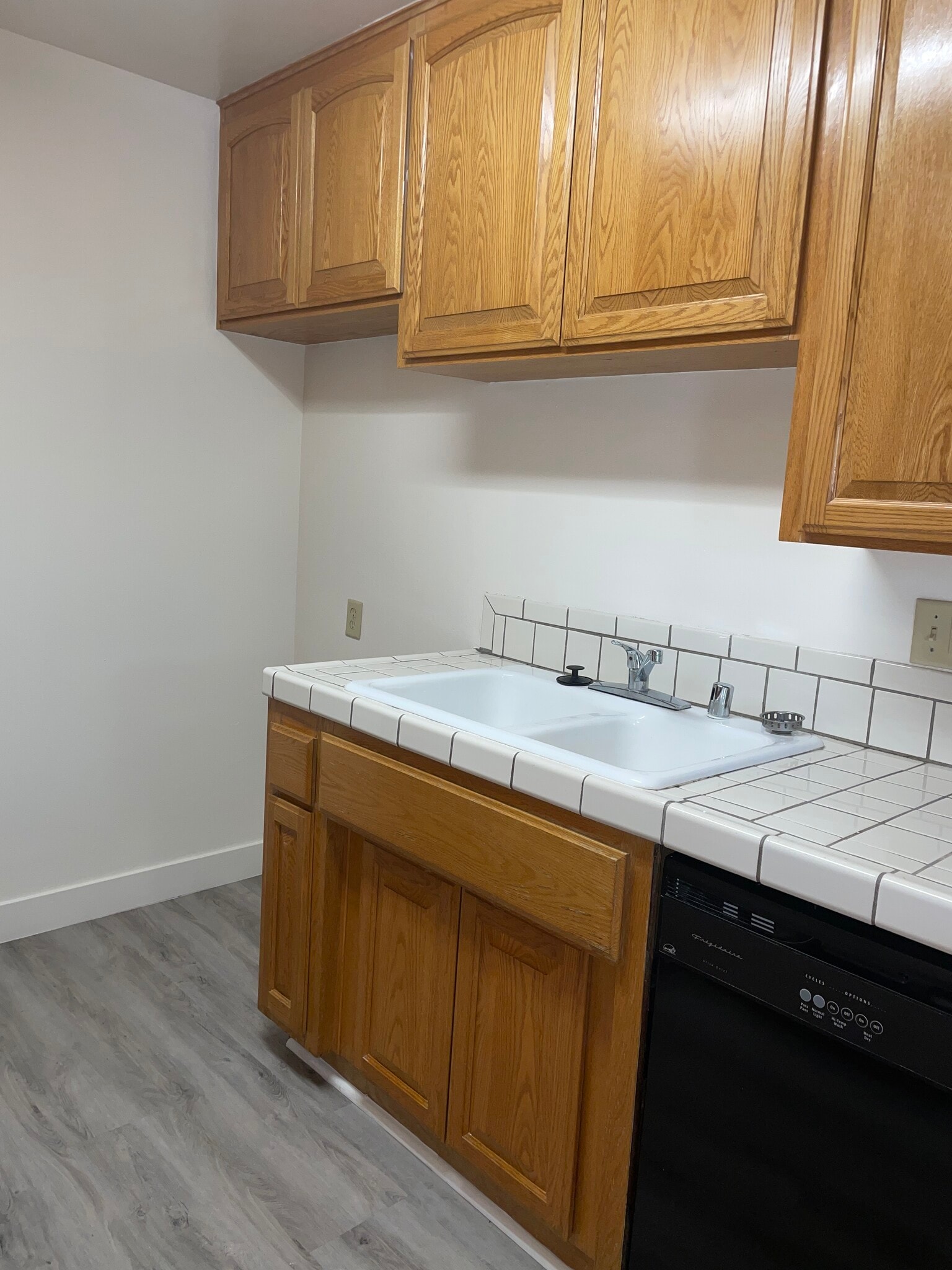 Building Photo - 17424 Burbank Blvd