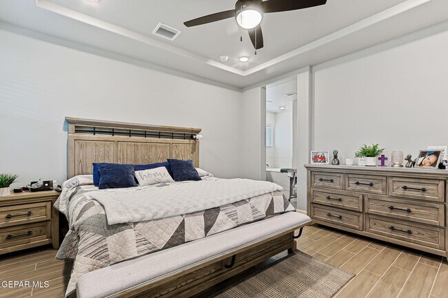 Building Photo - 824 Paseo Solar Dr